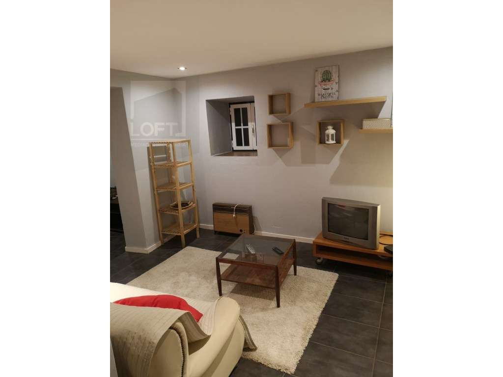 Condomínio com 6 Moradias V2 /V3 Mobiladas e Equipadas-15