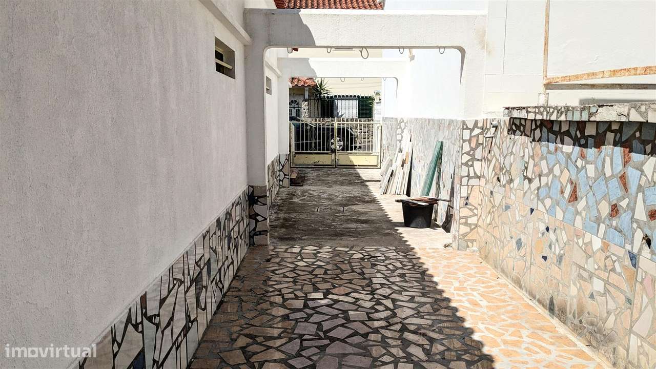 Moradia no Casal das Areias-Alverca-9