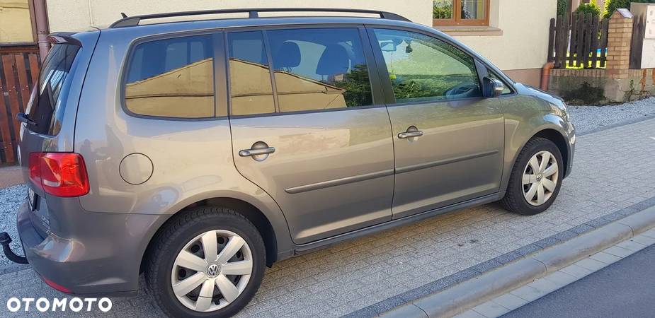 Volkswagen Touran 2.0 TDI DPF BlueMotion Technology Comfortline - 2