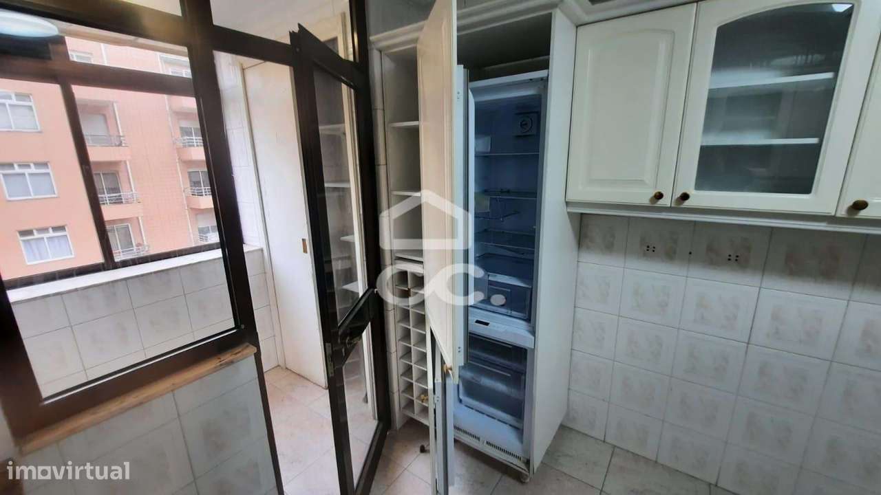 Apartamento T3+1 situado na zona da Levada, em Rio Tinto, Gondomar-14