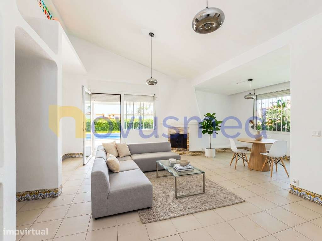Moradia com Piscina na Zona Premium Areias São João, Albufeira-16