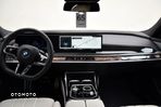 BMW Seria 7 740d xDrive mHEV sport - 29