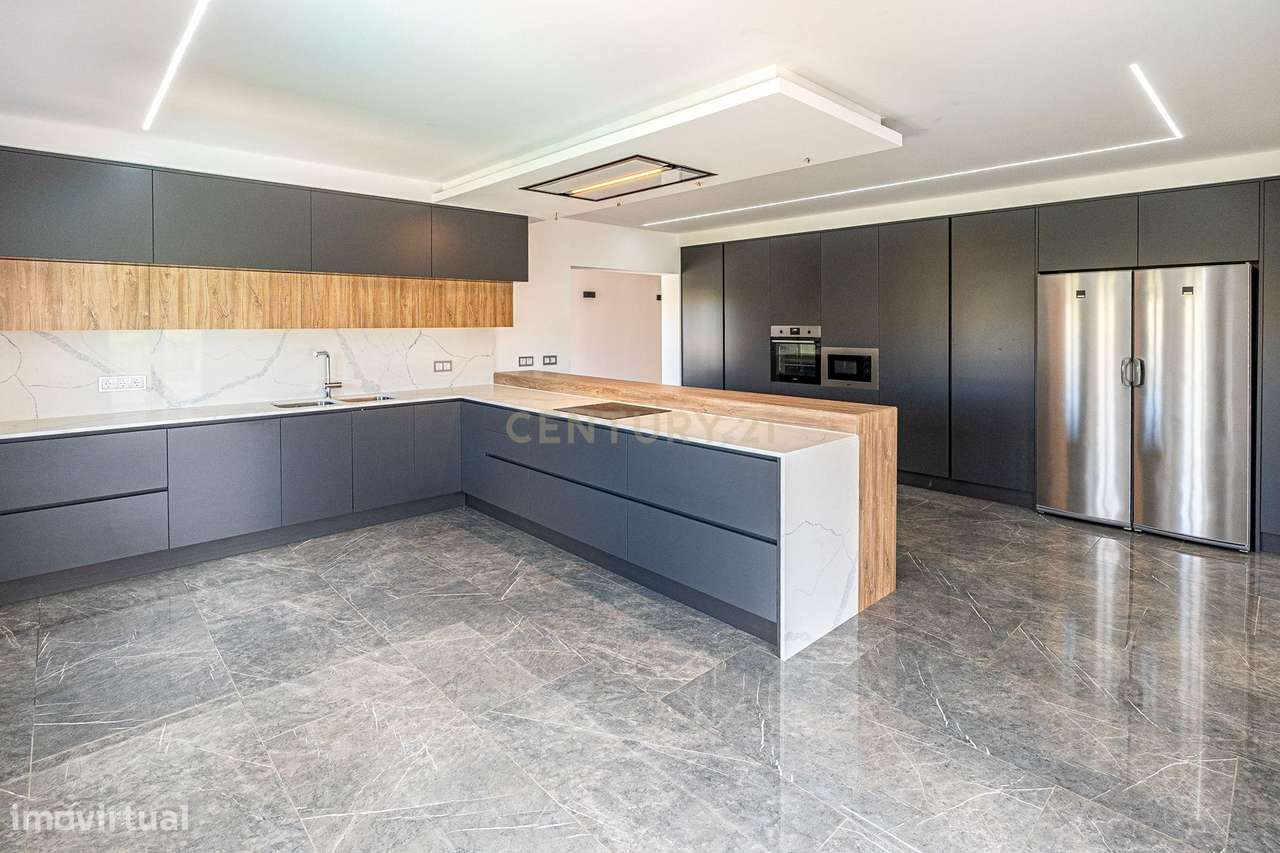 Moradia T6 de Luxo - 924 m² - Piscina -  São Pedro da Cadeira - Nova-16