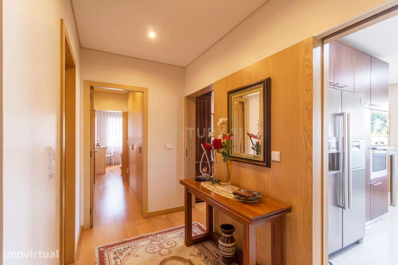 Apartamento T2 em Oliveira do Douro, Vila Nova de Gaia-4