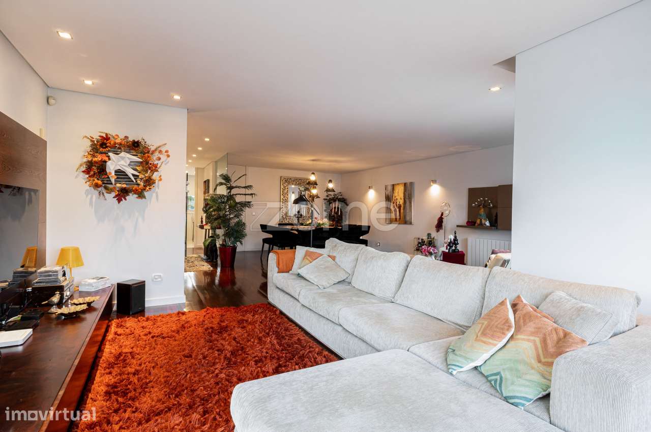 Moradia T3 a poucos metros da praia de Lavra - Grande imagem: 5/43