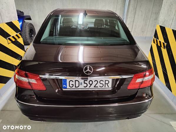 Mercedes-Benz Klasa E 200 CGI BlueEFFICIENCY 7G-TRONIC Avantgarde - 6