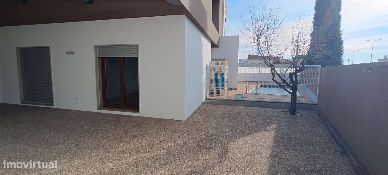 Moradia T4 Isolada na Urbanização do Bonito – Entroncamento-30