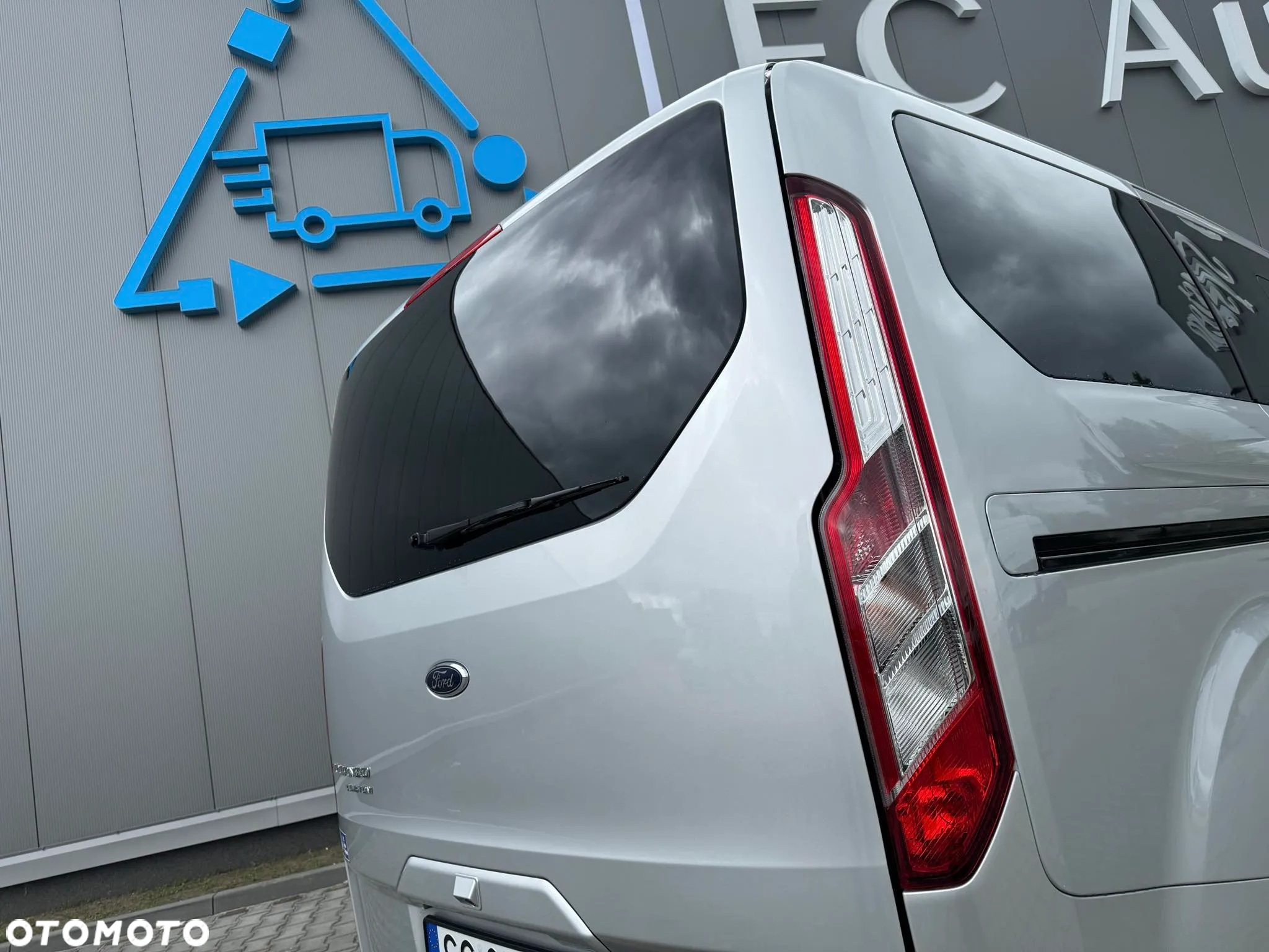 Ford Tourneo Custom - 3