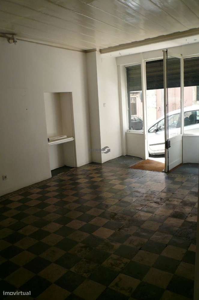 Loja para venda | 2 pisos | Rua das Flores | Zona premium-7