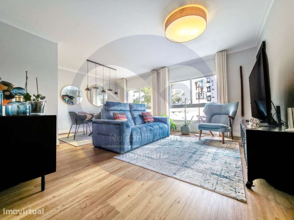 T2 com Cozinha Equipada, Varanda e Garagem para 2 carros, num 3º an... - Grande imagem: 4/32