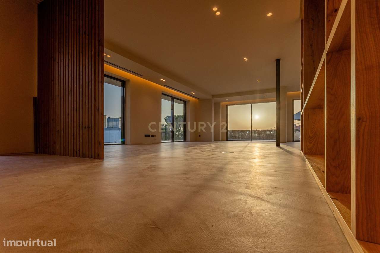 Moradia T4 + T0 Independente — Alto da Parede, Cascais-11