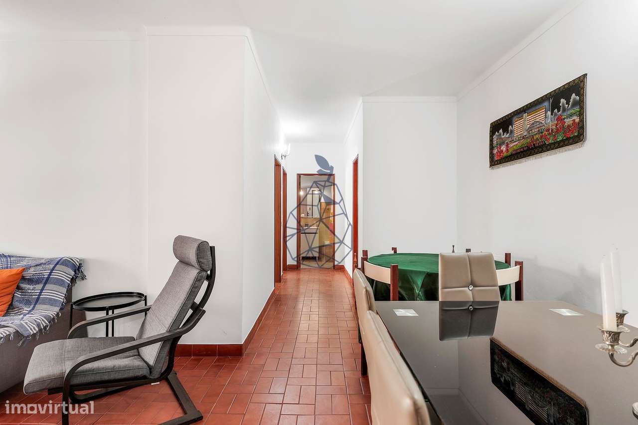 Apartamento T2 com Garagem e Elevador — Portimão-20