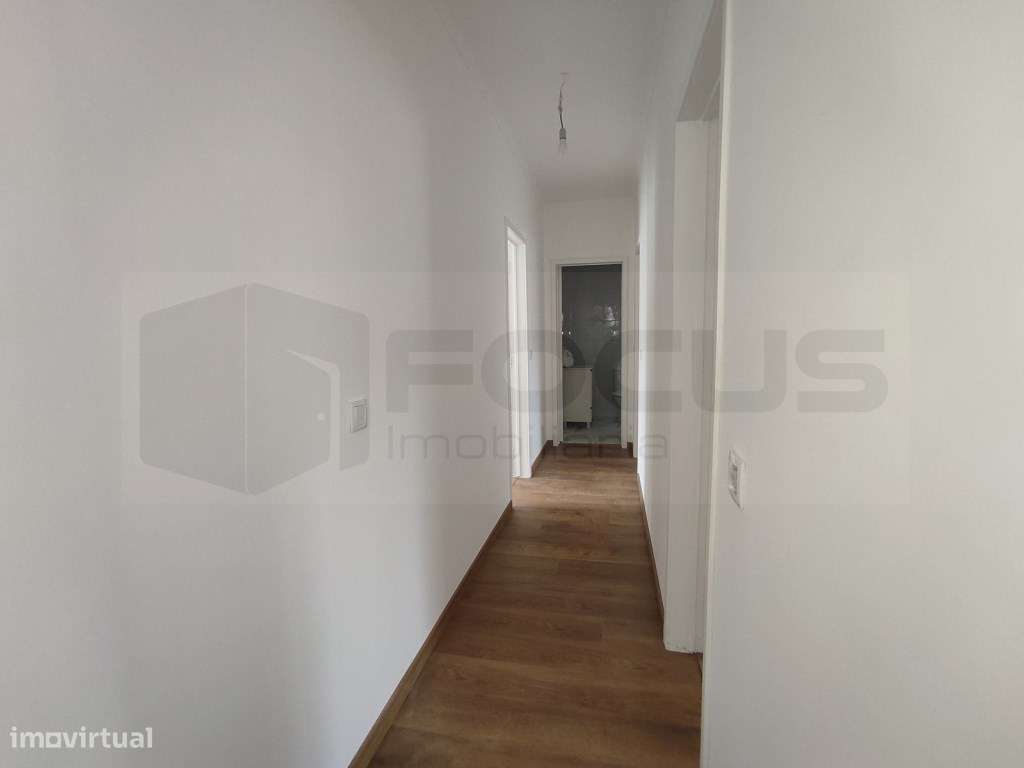 Moradia T2 com logradouro, para arrendamento Aveiro / Esgueira - Grande imagem: 5/19