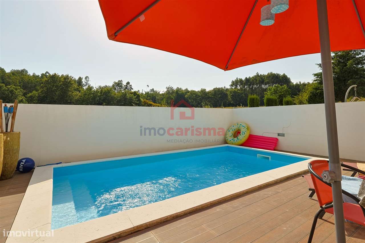 Moradia T3 em Banda com Piscina em Monte Córdova, Santo Tirso - Grande imagem: 2/31