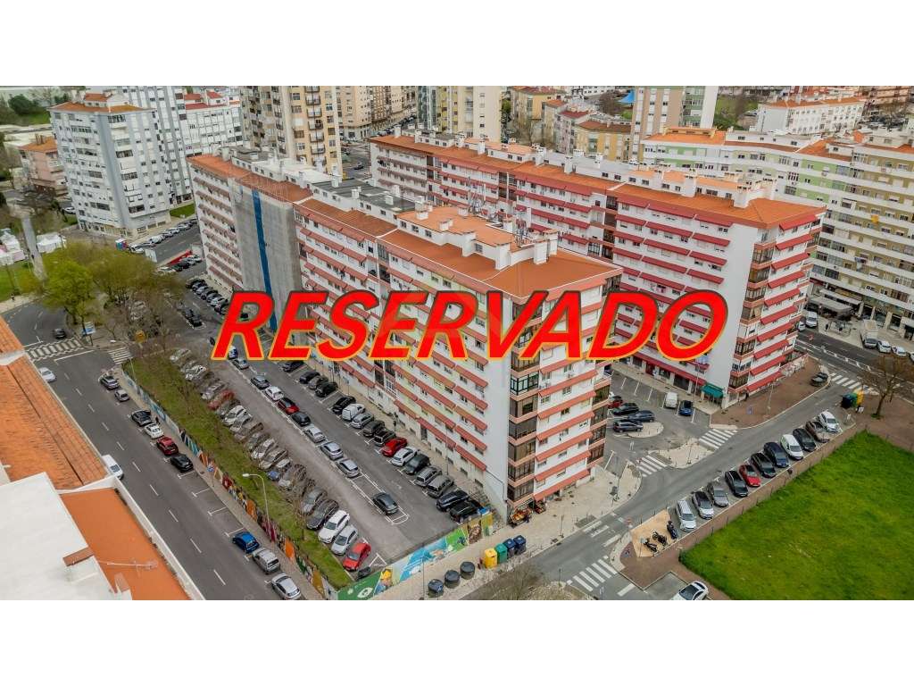 Apartamento T3 com boas áreas e óptima exposição solar-25
