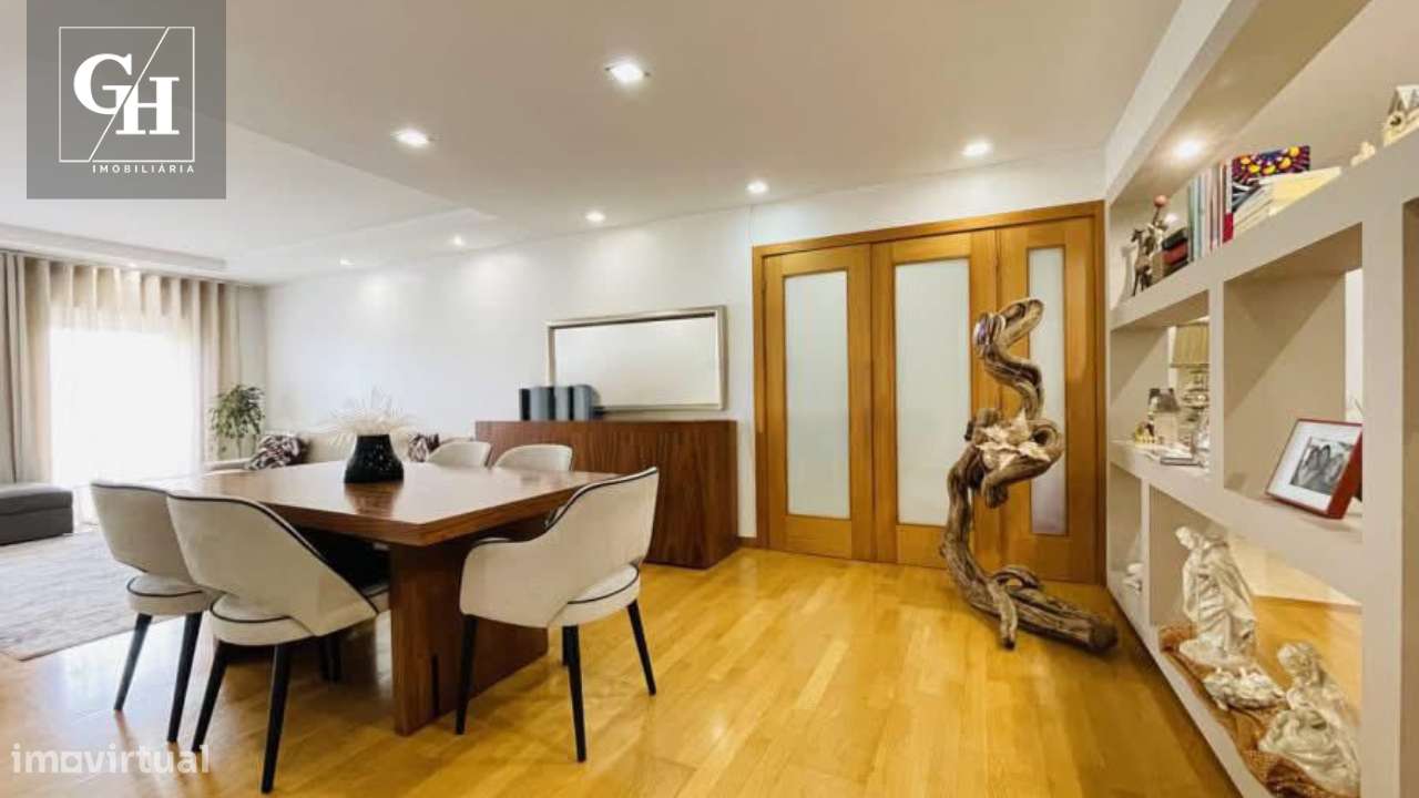 Apartamento T4 no Vinhal, com garagem fechada e vistas desafogadas-12