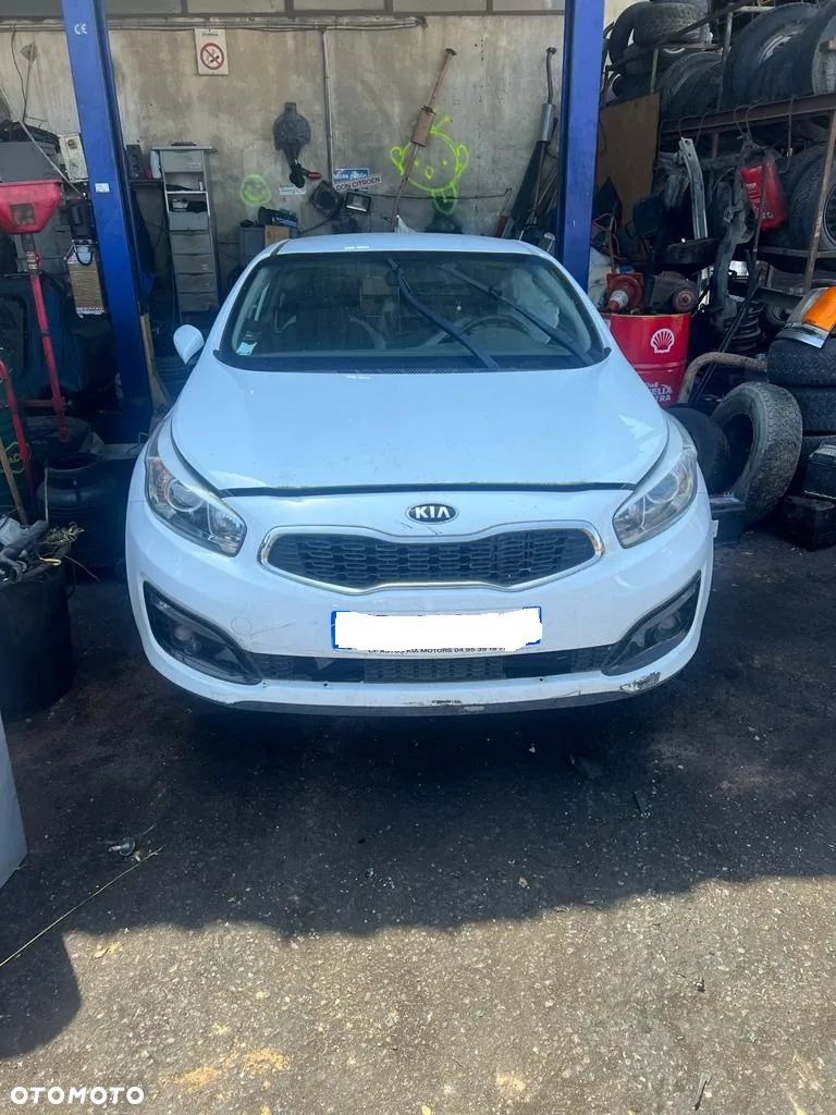 KIA PRO CEED II LIFT 15-18 SCHOWEK PASAŻERA - 1