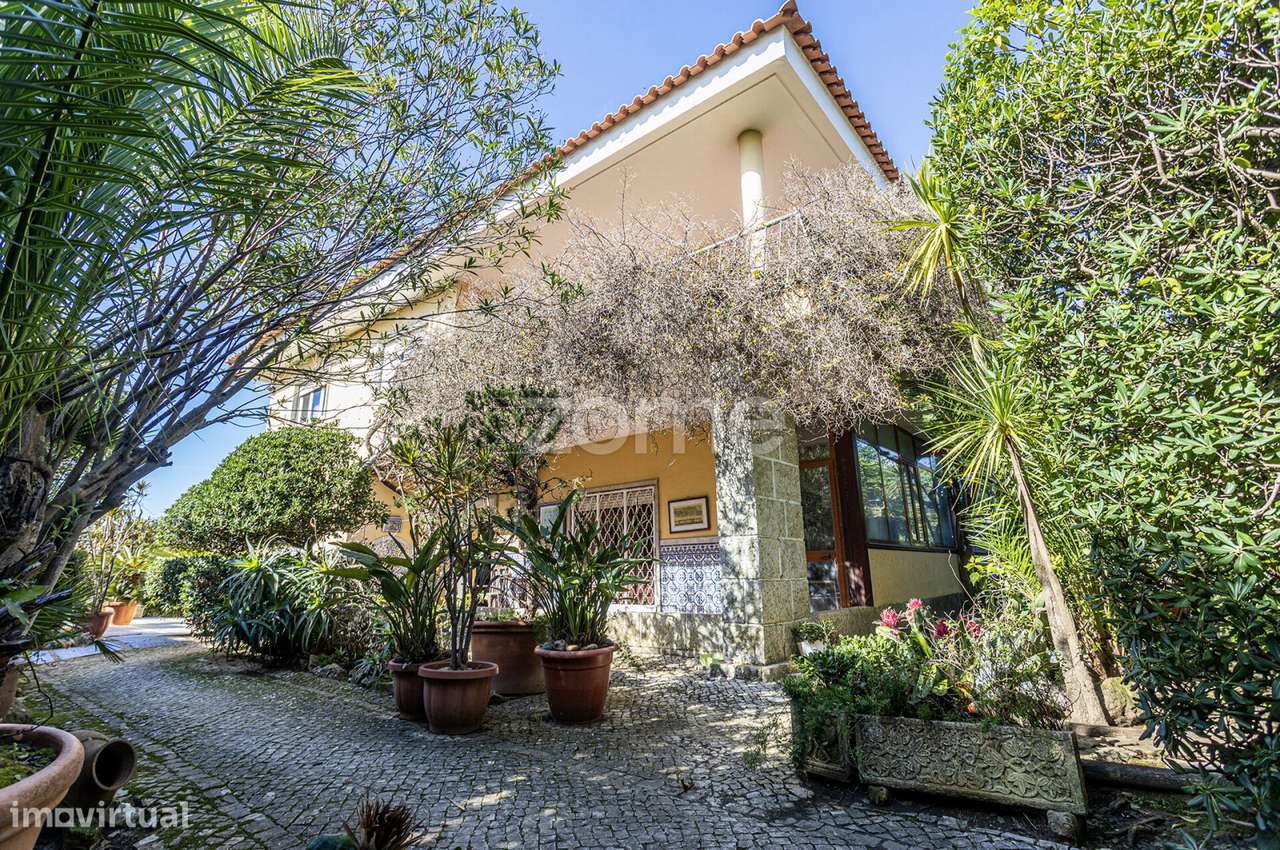 Moradia T5 a 3 minutos a pé da Praia de Carcavelos-33