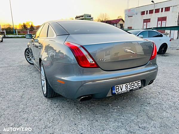 Jaguar XJ 3.0 V6 - 3