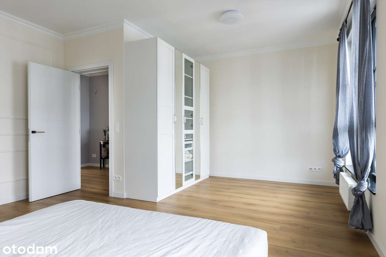 Doki Eurostyl, Młode Miasto, ul. ks. Jerzego Popiełuszki-7