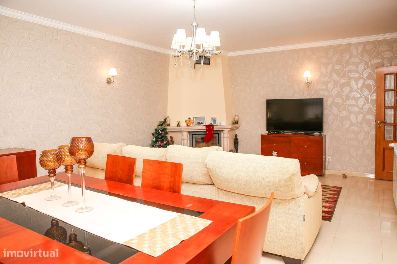 Excelente apartamento T3 com 111m2 no centro da Abrigada - Grande imagem: 5/60