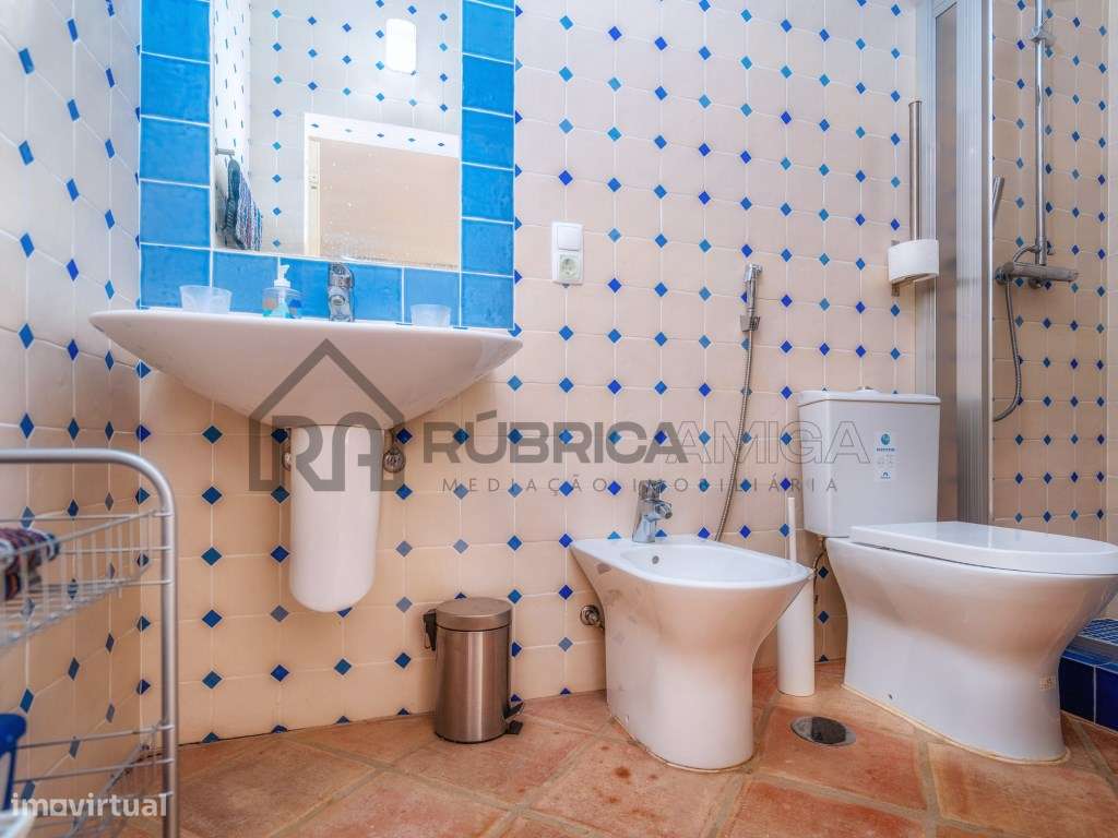Propriedade Única em Zona Privilegiada com Vista Mar e Piscina - Loulé-37