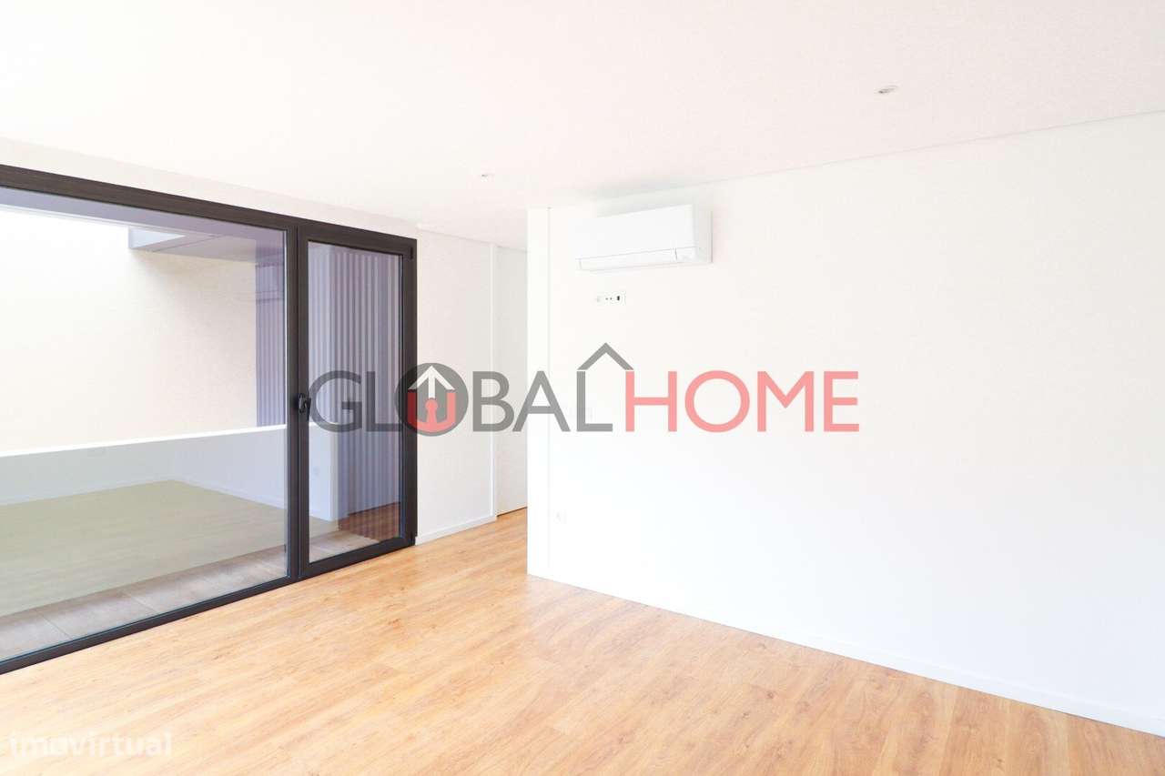 Moradia T3 Nova com Terraço e Piscina em São Pedro da Cova-30