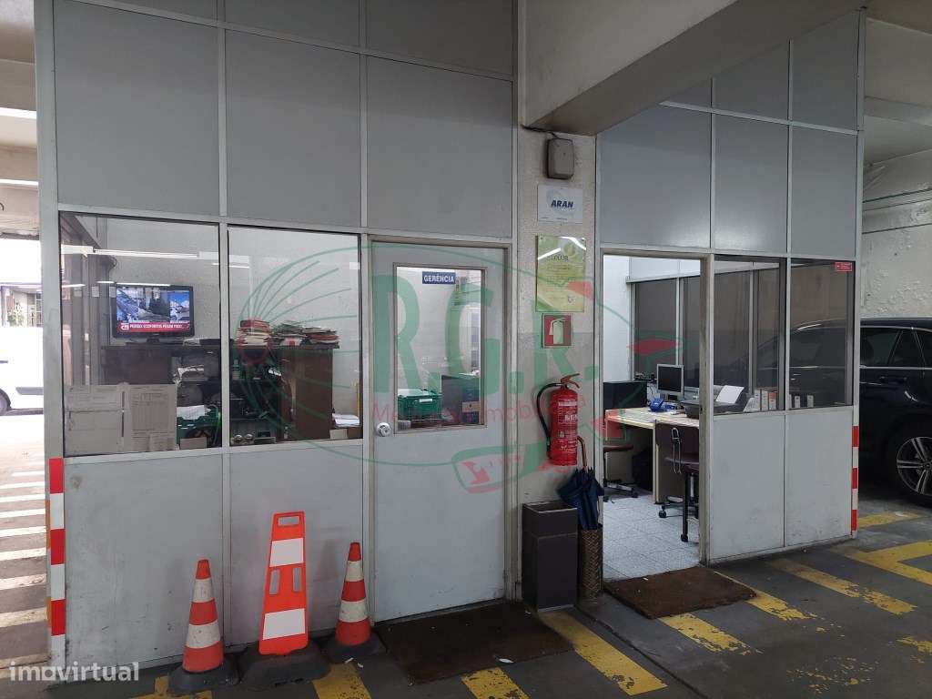 Armazém / Garagem em Costa Cabral (510m2) - Grande imagem: 4/10