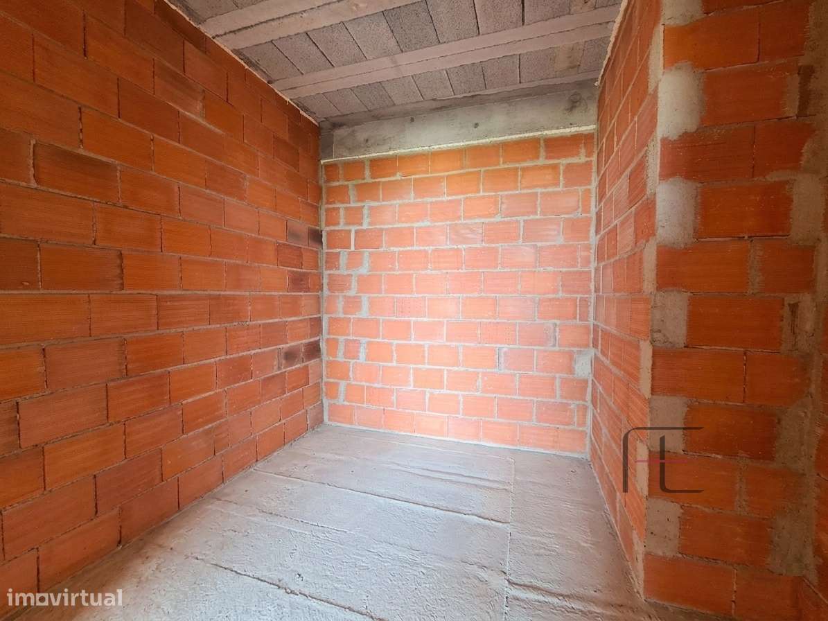 Apartamento T2,  Varanda, Vista Panorâmica em Condomínio Privado-5