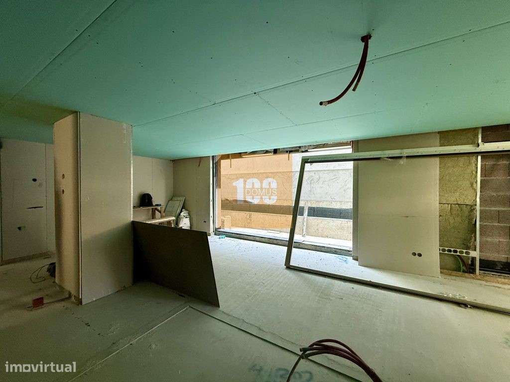 Apartamento T4 novo nas Antas-36