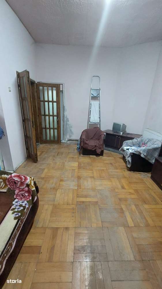 Vand apartament la casa 1 cam -zona centrala-1