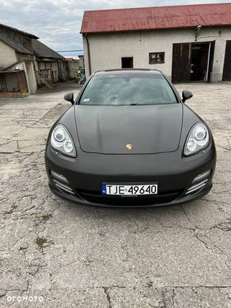 Porsche Panamera 4 Platinum Edition - 21