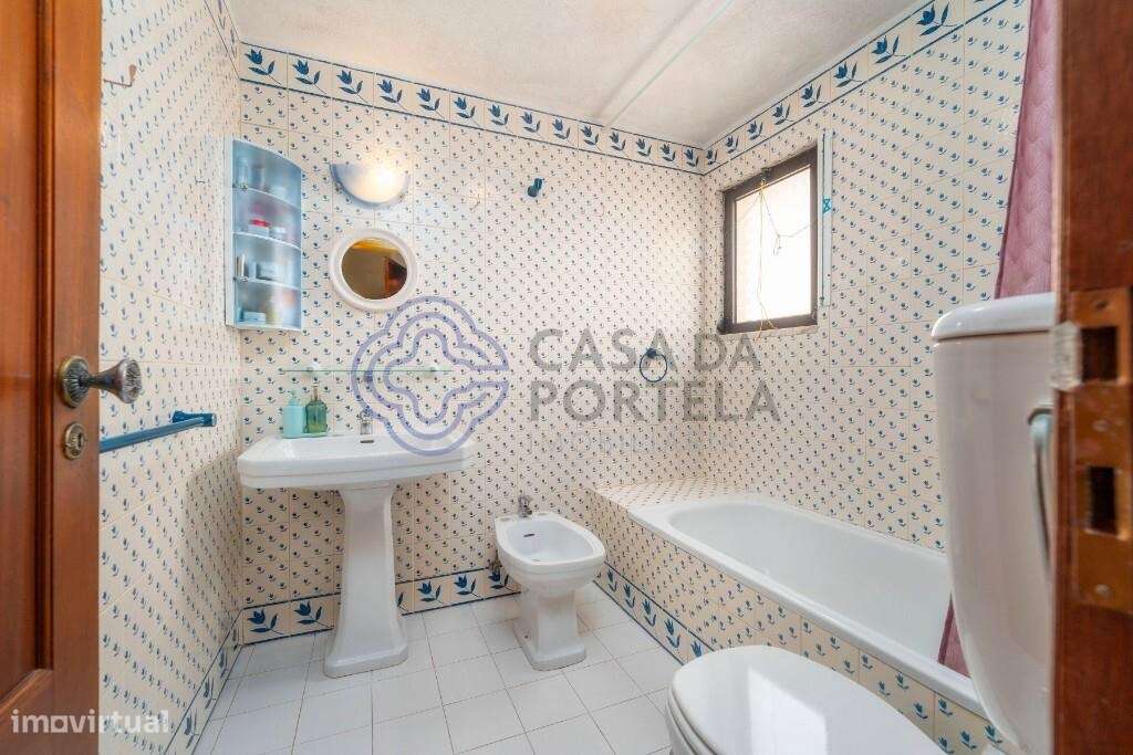Magnífica Moradia T3 com Vista Mar e Localização Estratégica – Loulé-5