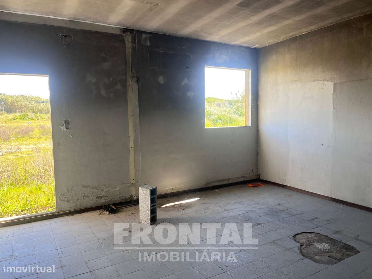 Terreno Industrial Plano – 7.200 m² | Perto do porto de Leixões | Zona-10