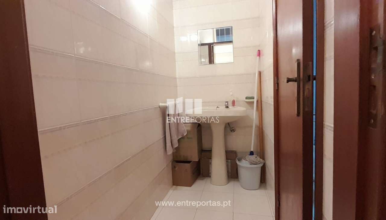 Venda de Loja com 20m2, próxima do mar, na Póvoa de Varzim - Grande imagem: 3/4