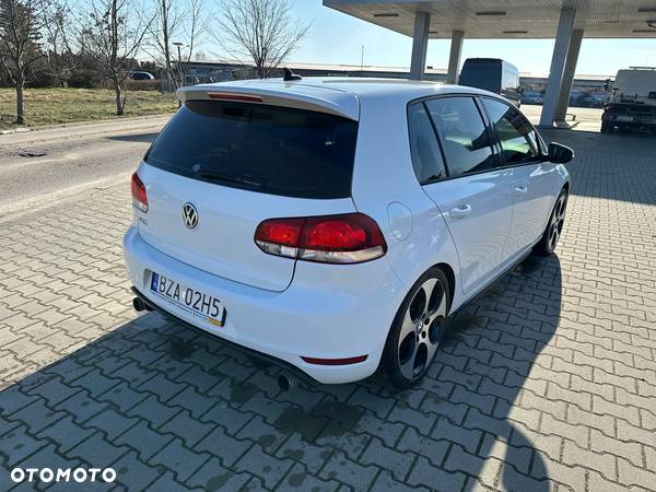 Volkswagen Golf 2.0 GTI - 7