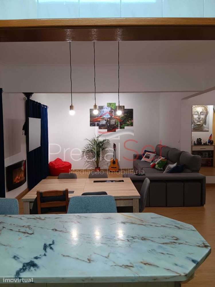 Apartamento T4 em Feijó, Almada-11