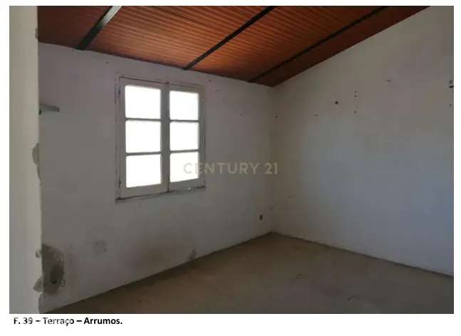 Moradia T3 de Rês-Chão e 1º Andar para remodelação, Mourão.-18