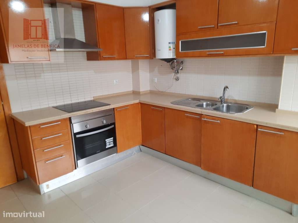 T3 recuperado C/ cozinha equipada- Rio de Mouro- Sintra - Grande imagem: 3/24