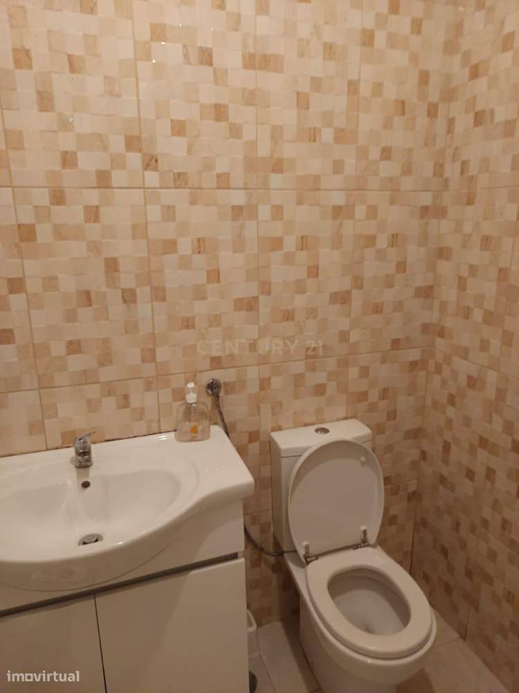 Apartamento T3 no Centro do Barreiro - Rua Miguel Bombarda-11