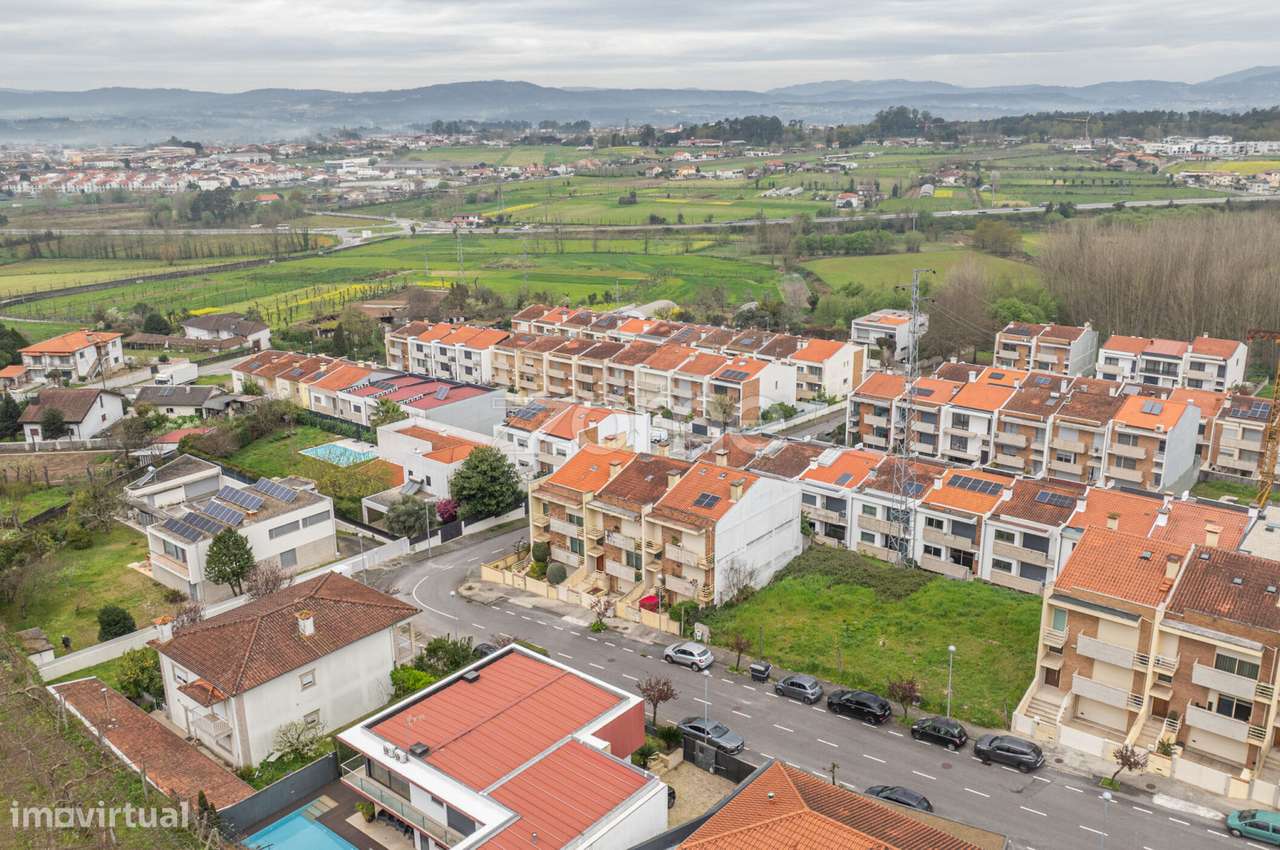 Moradia T4 com Suíte em Dume-35