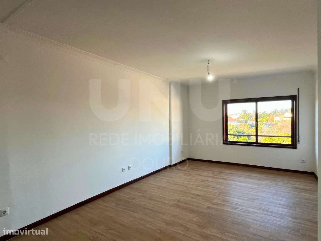 Apart. T2 Duplex Renovado | Oliveira do Douro, V.N. de Gaia-21