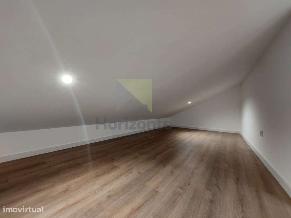 T4 Duplex Totalmente Recuperado no Centro Histórico de Portalegre-29