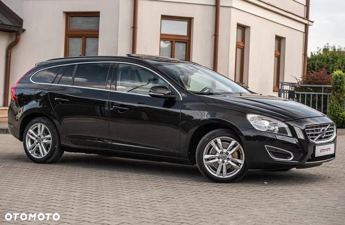 Volvo V60 D2 Summum - 25