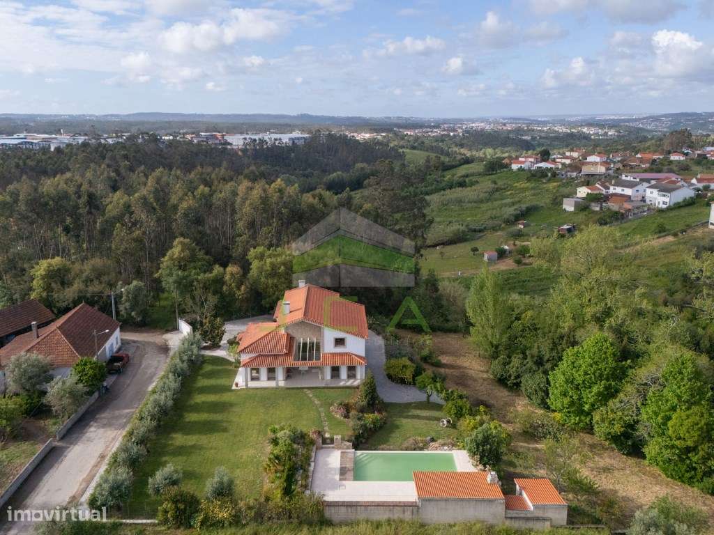 Moradia com terreno e piscina a 3km da Batalha-47