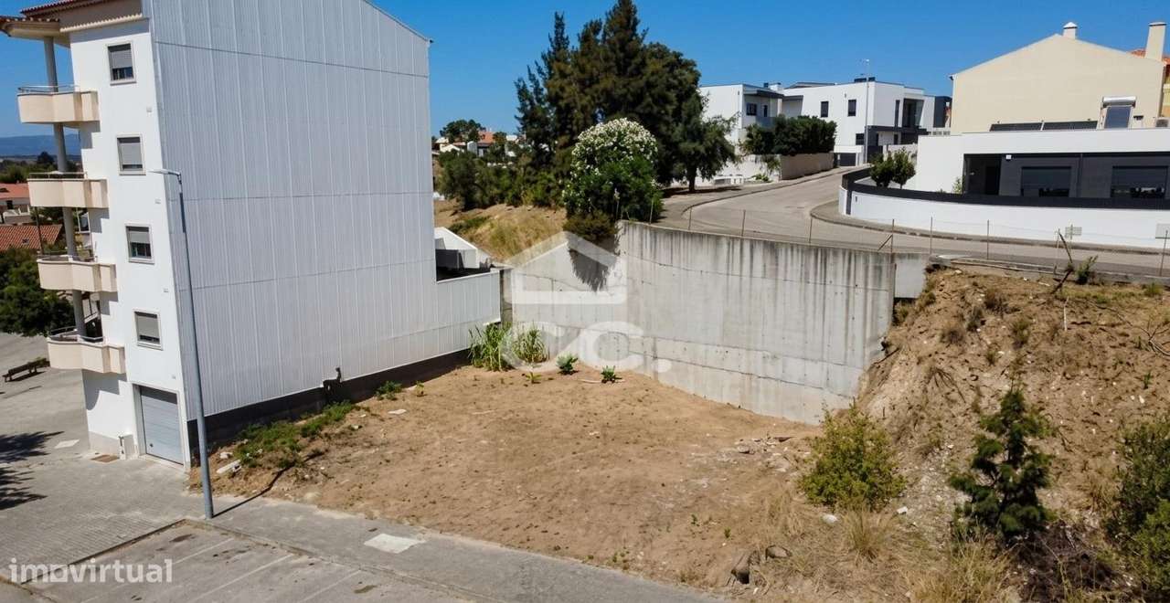 Terreno para Construção de Edifício Habitacional em Vila Nova da Barqu-12