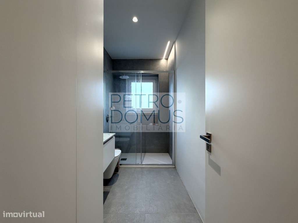 T2 TOTALMENTE REMODELADO EM CONDOMÍNIO COM PISCINA - PENHA DE FRANÇA-21