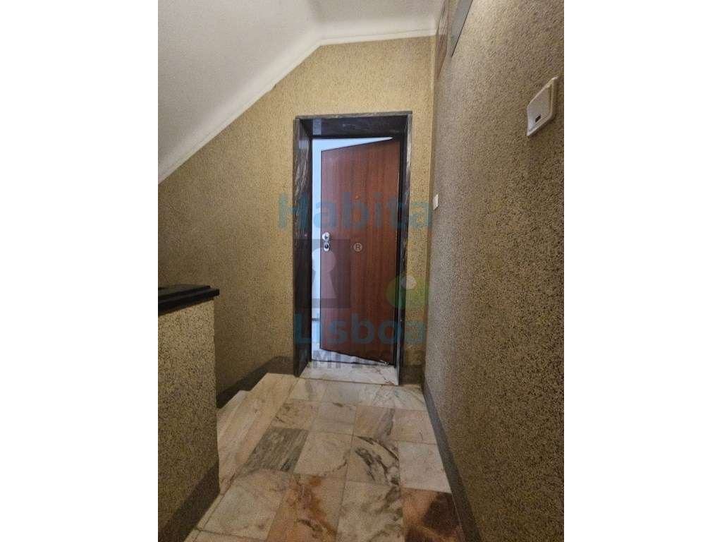 T2 Remodelado em Setúbal - Conforto e Localização Privilegiada - Grande imagem: 5/19