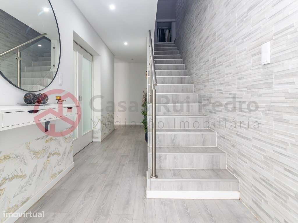 Moradia T3+2 Remodelada com garagem 740 m² de Terreno em St Antonio...-8