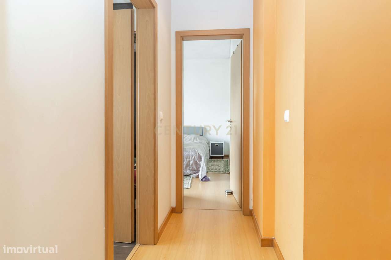 Apartamento T2 na  Quinta do Bom Retiro, Sobreda-35